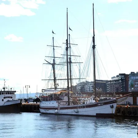 Brand New And Super Central 3-bedroom Apartment, Perfect For Share. Karl Johan, Royal Palace And Aker Brygge Are Right Around The Corner. Quick Access To The Aiport. Apartament Oslo
