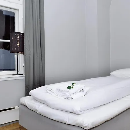 Brand New And Super Central 3-bedroom Apartment, Perfect For Share. Karl Johan, Royal Palace And Aker Brygge Are Right Around The Corner. Quick Access To The Aiport. Leilighet